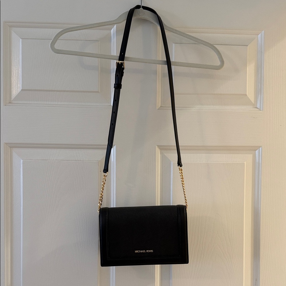 Michael Kors Elegant Black Crossbody Bag - Picture 2 of 8